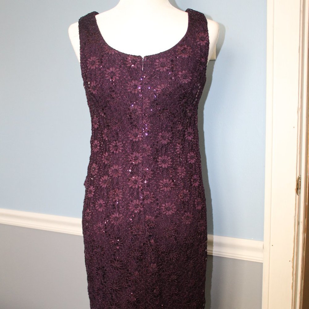 Sleeveless Dress with Shawl - Picture 3 of 8